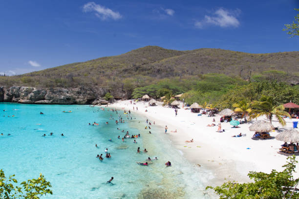 istock Beach full of people 1076109920