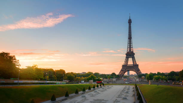 istock Eiffel Tower and fountains 1076142702