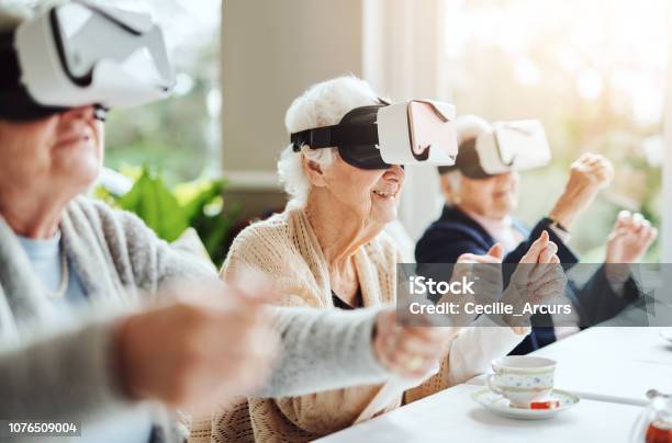 Revolutionising What Retirement Means With Virtual Reality Stock Photo - Download Image Now