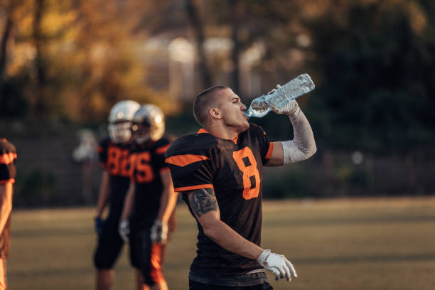 istock Football player water break 1076568060