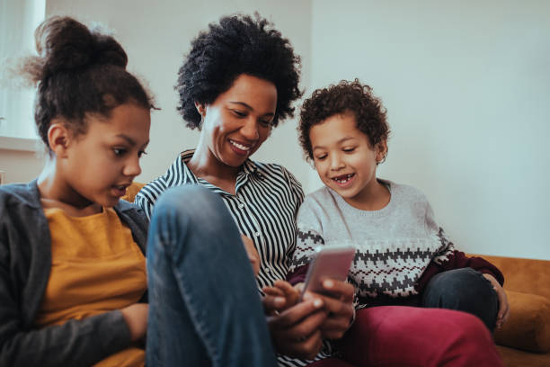 istock Family time in a technological world 1076662202