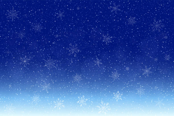 illustrations, cliparts, dessins animés et icônes de noël - fond hiver bleu : chutes de neige, des flocons de neige et des lumières défocalisés - holiday vacation