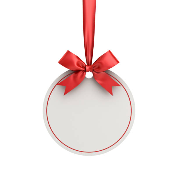 white paper bianco rotondo christmas ball tag etichetta modello appeso con nastro rosso lucido e fiocco isolato su sfondo bianco per decorazione natalizia rendering 3d - ball christmas foto e immagini stock