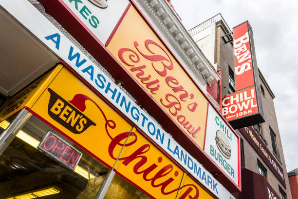 ben es chili bowl, washington - washington dc fotos stock-fotos und bilder