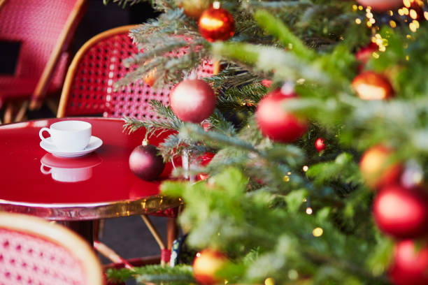 istock Outdoor Parisian cafe with beautiful Christmas tree 1076917786