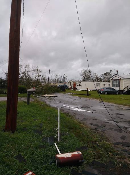 destrucción de huracán michael 2018 - rain wind crisis business fotografías e imágenes de stock
