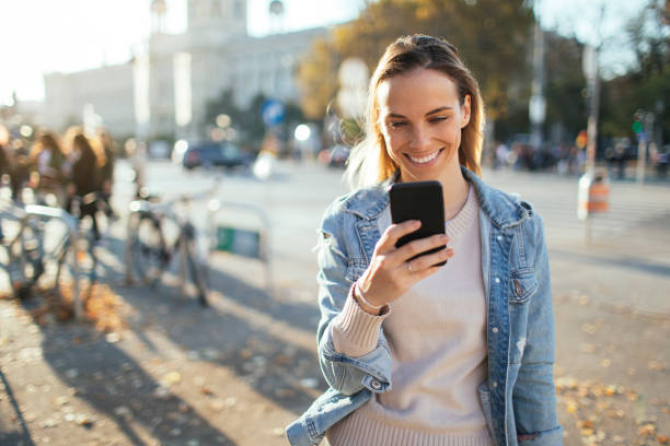 istock City girl 1076935572