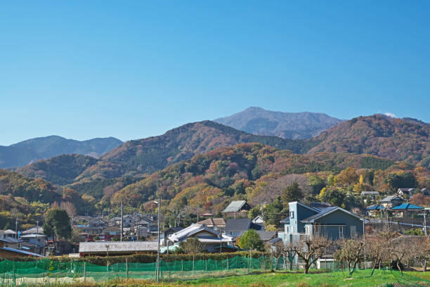 istock The mountain which became the autumnal scenery 1076986662