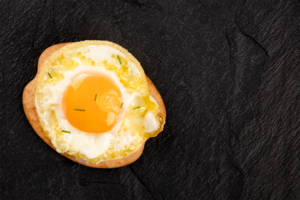 File:Fried egg, sunny side up (black background).PNG - Wikipedia