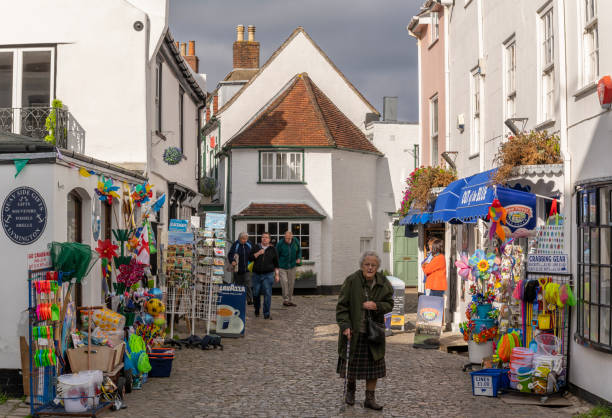 観光ショップ ライミントン - lymington ストックフォトと画像