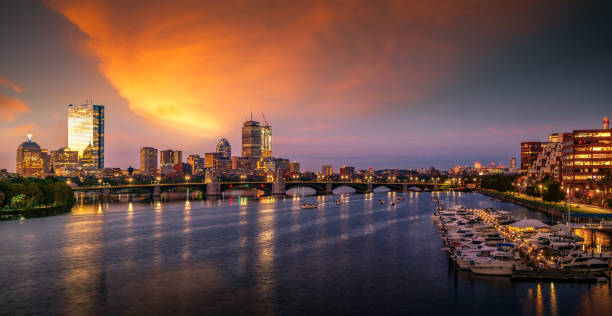 bridge in boston city with night and sunrise morning sky - boston sunset city bridge imagens e fotografias de stock