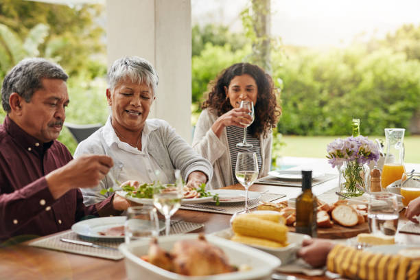istock The joys of Sunday lunches 1077087604