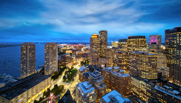 호텔의 옥상에서 보스턴 시티 뷰 - boston skyline new england urban scene 뉴스 사진 이미지