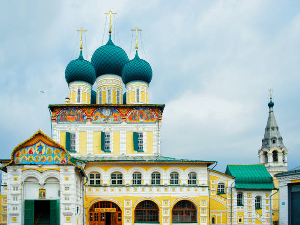 chiesa della resurrezione a uglich nella regione di yaroslavl' - uglich foto e immagini stock