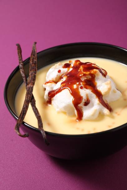 istock ile flottante, whipped egg and custard cream 1077132468