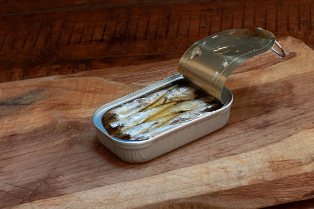 sardinhas na torrada - coriander seed cilantro seed ingredient - fotografias e filmes do acervo
