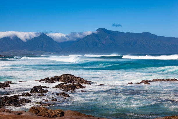 istock hookipa bay beach, maui island, hawaii islands 1077259758