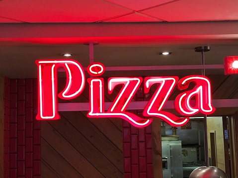 Neon Pizza Lighting promoting delicious takeaway food