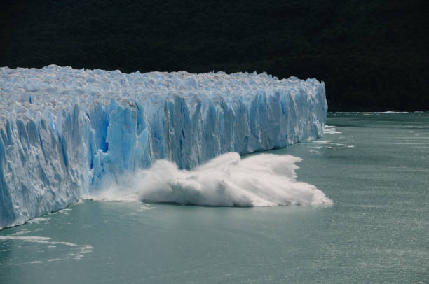 istock Ice Calving at the Perito Moreno Glacier 1077488918