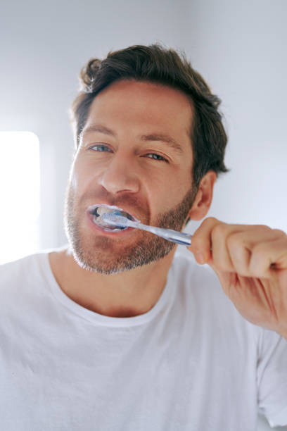istock Polishing those toothies 1077498382
