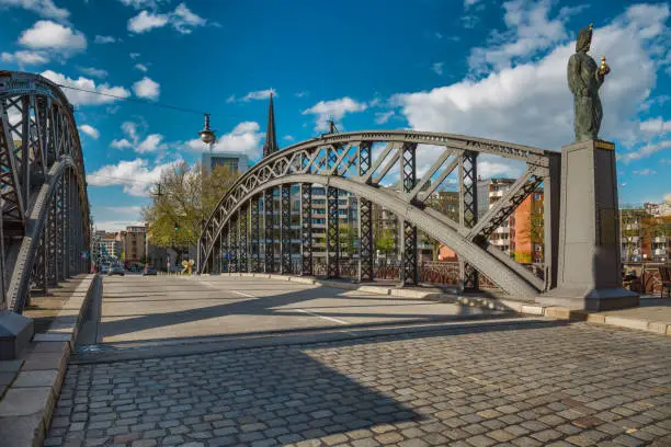 Old and historic Brooksbridge with a way of cobblestones
