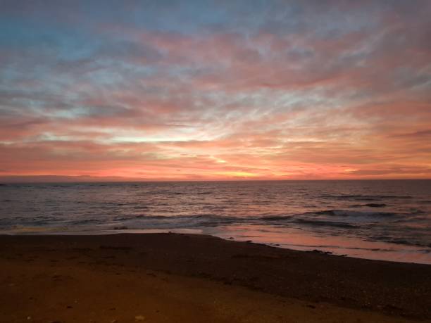 istock Ocean sunset sunrise seascape 1077569586