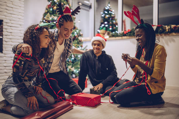 istock Preparing Christmas gifts 1077638962