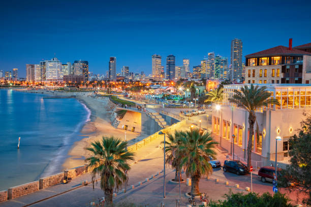 skyline van tel aviv. - israël stockfoto's en -beelden