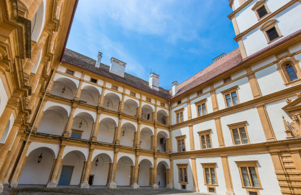 eggenberg palace interior balcony - indoors window courtyard elegance imagens e fotografias de stock