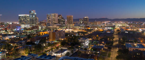 航空写真ビュー フェニックス状態首都アリゾナ州ダウンタウン街のスカイライン - phoenix arizona city road ストックフォトと画像