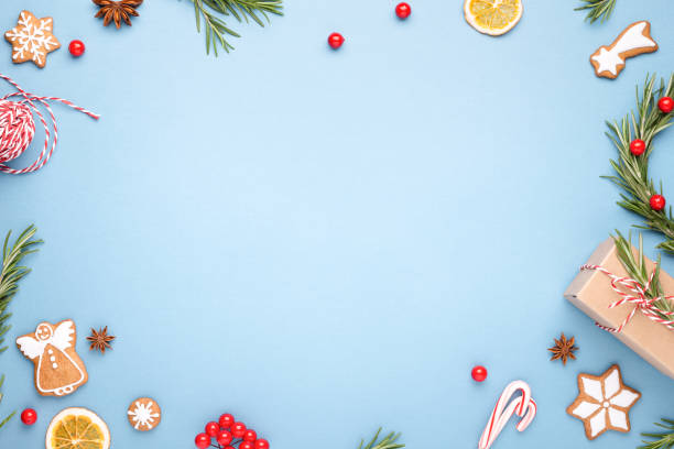 blue christmas background. - gift orange green package imagens e fotografias de stock