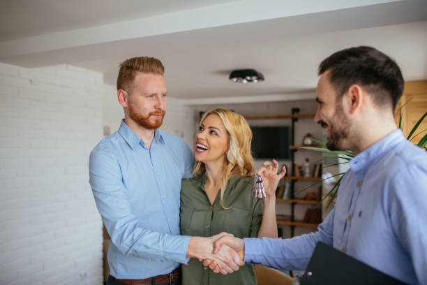 istock Congrats, this is your new home 1077797688