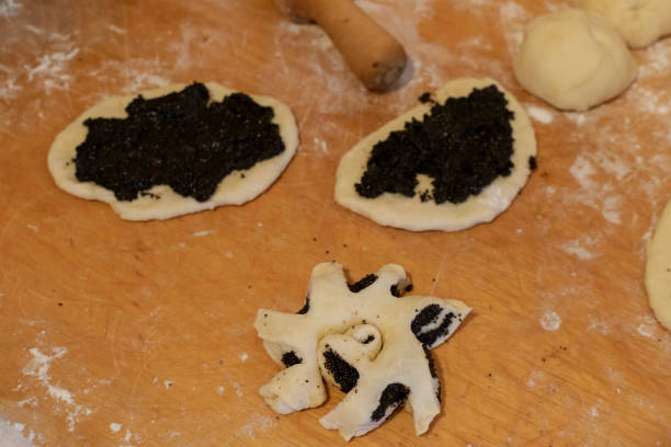 istock Process of preparation traditional russian pies pirozhki 1077817468