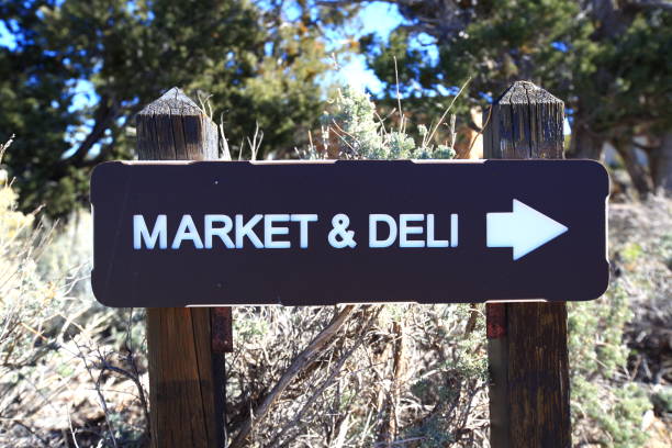 istock Market & Deli Sign in Bryce Canyon 1077842382