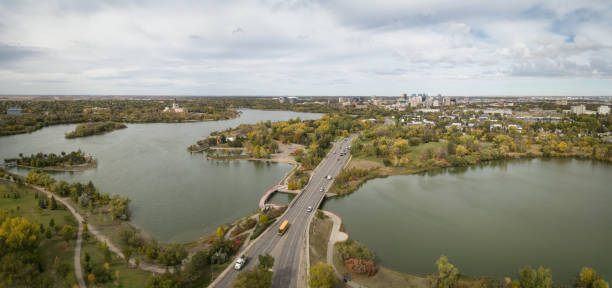 регина аэрофотоснимок - wascana lake стоковые фото и изображения