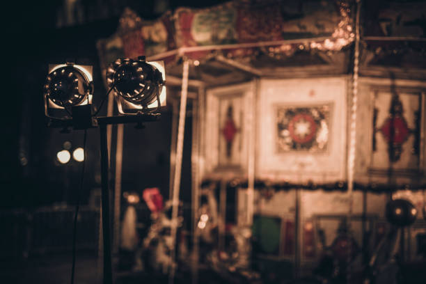 reflektory, stara karuzela na jarmarku bożonarodzeniowym w krakowie - cracov zdjęcia i obrazy z banku zdjęć