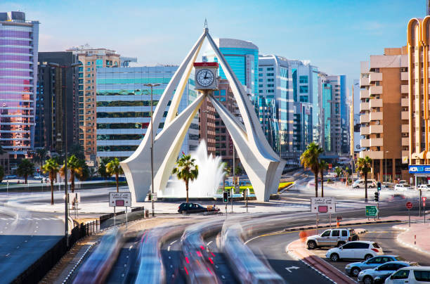 deira clock tower roundabout, an old dubai landmark built in 1965 - rotunda fountain imagens e fotografias de stock