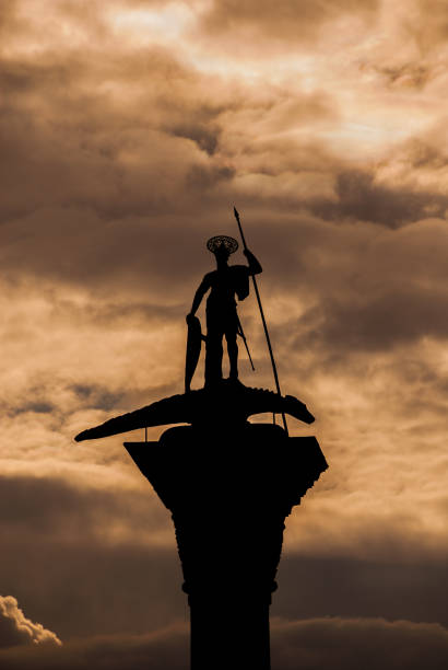istock St Theodore ancient column silhouette in Venice 1078062042