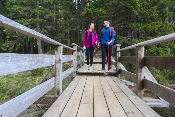 istock Young couple in nature 1078157170