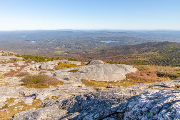 istock Fall Day on New Hampshire's Mount Monadnock 1078162886