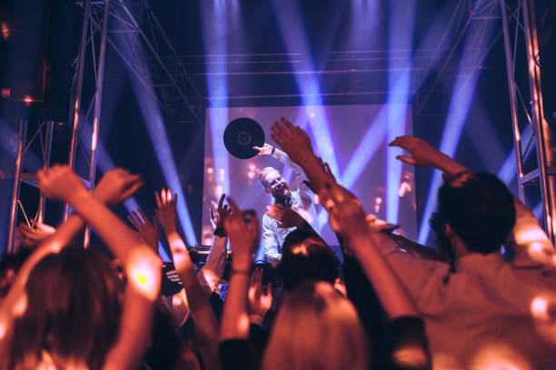 istock Moved by the tune ! 1078167292