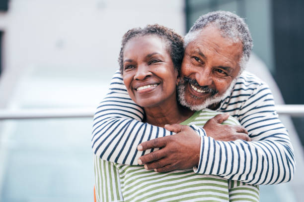 seniors . enjoying time together - senior couple imagens e fotografias de stock