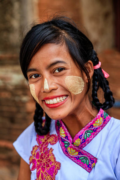 istock Young Burmese girl posing in Bagan 1078297672