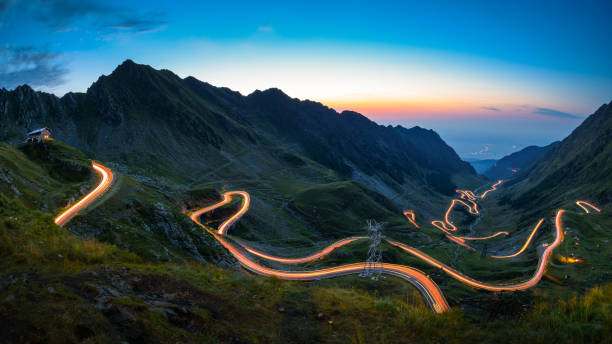 strada transfagarasan, la strada più spettacolare del mondo - romania foto e immagini stock