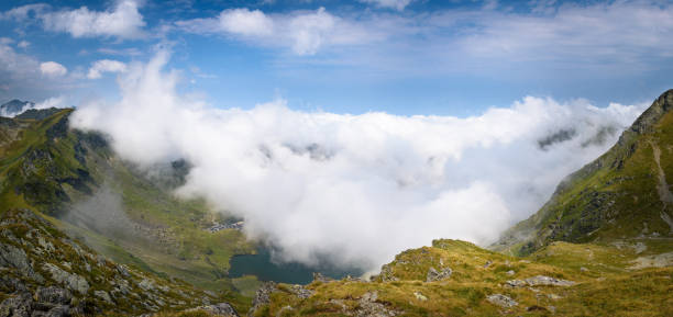Balea Lake on Transfagarasan Road in the Carpathian mountains Balea Lake on Transfagarasan Road in the Carpathian mountains, Romania balea lake romania stock pictures, royalty-free photos & images