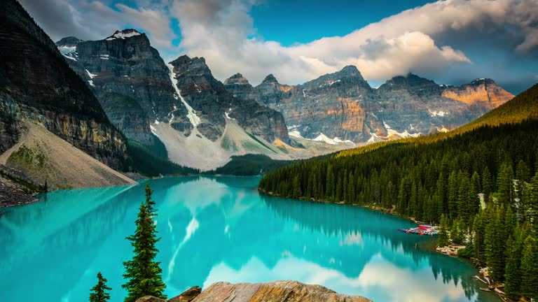 Moraine Lake in Banff National Park - Canada - Time Lapse