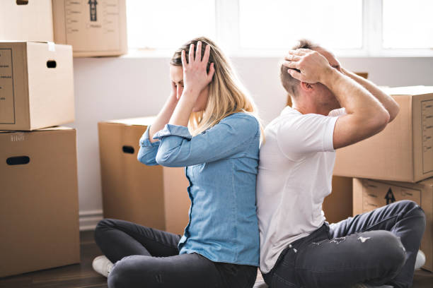 istock A loving Couple moving from house at day time 1078548992