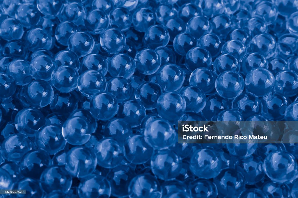 Blaues Gel Wasserkugeln Mit Bokeh Polymergel Silicagel Kugeln Aus Blauen  Hydrogel Flüssige Kristallkugel Mit Reflexion Blaue Textur Hintergrund  Makro Stockfoto und mehr Bilder von Polymer - iStock
