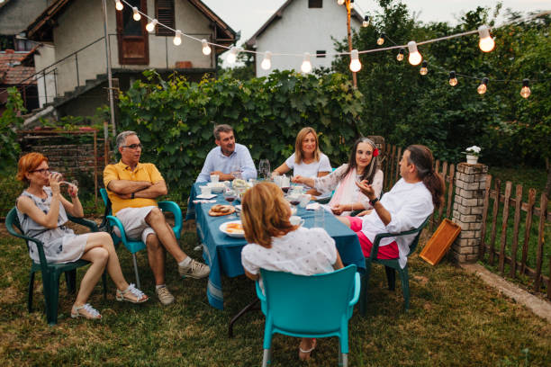 istock Al Fresco Meal 1078702516