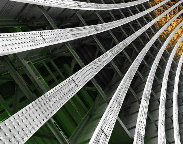 Diagonal metal girders